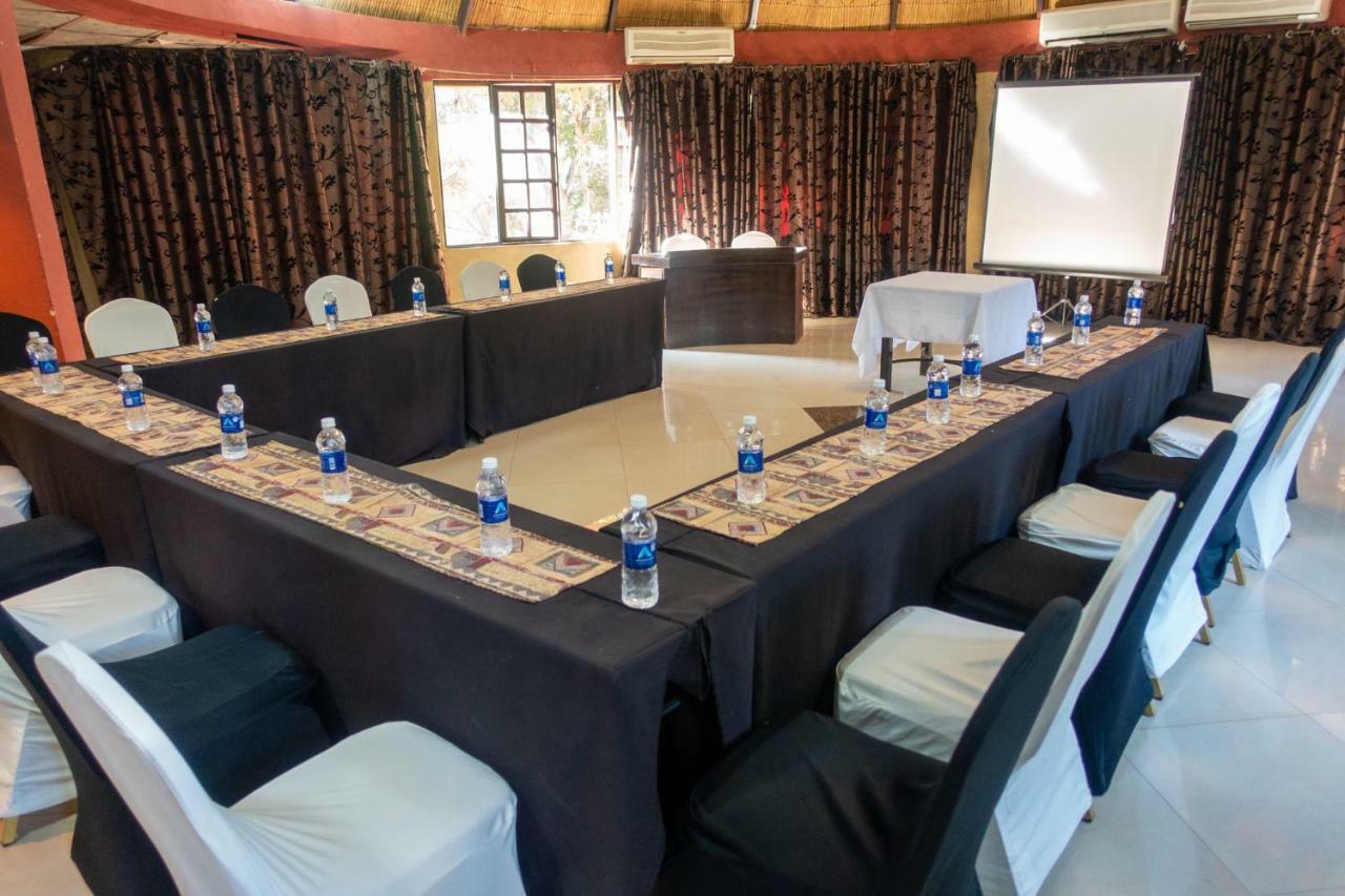 ליבינגסטון Kaazmein Lodge מראה חיצוני תמונה